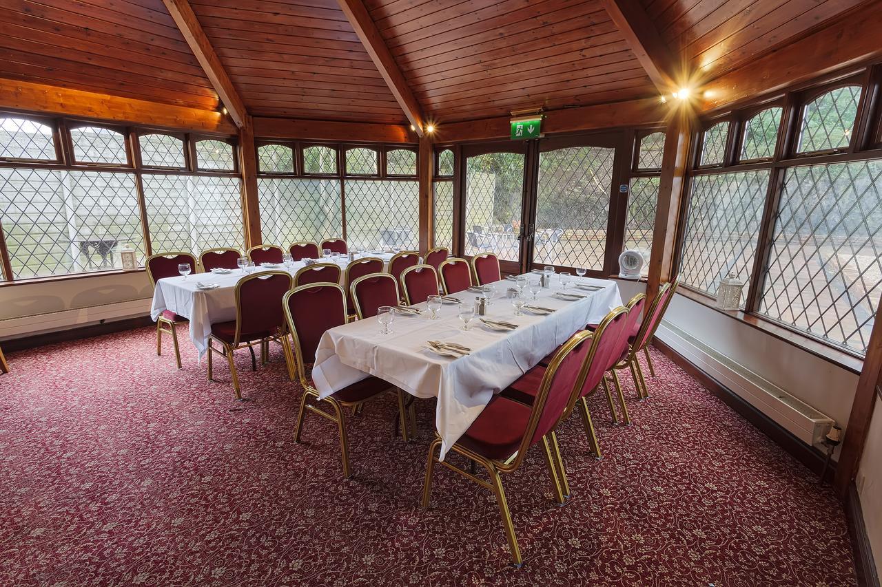 Ashford Chester Beatty Inn מראה חיצוני תמונה